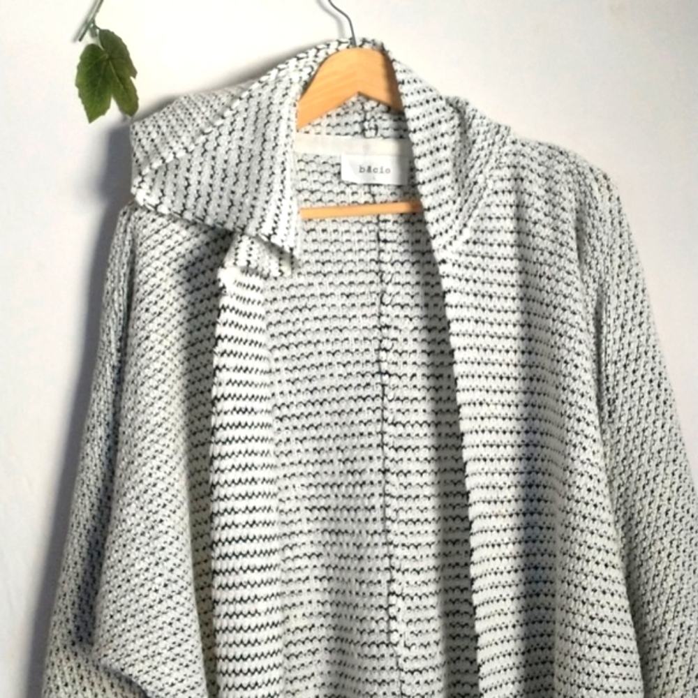 Bacio Large Beach Hooded Sweater Soft Pockets Size Large 🏖️